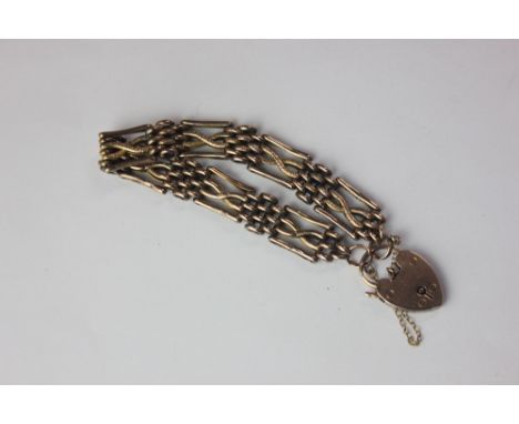 A 9ct gold gate link bracelet with padlock clasp 15g