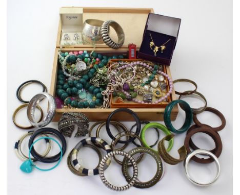 A quantity of costume jewellery to include white metal, yellow metal and bead bangles, vintage turquoise-coloured beads, crys