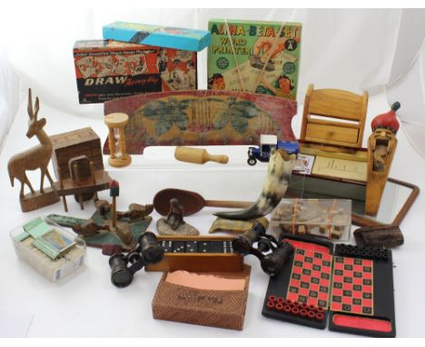 A collectors' lot to include vintage games, 'Draw the Easy Way', 'Alpha-Beta-Set', dominoes, treen toys, pecking chickens, op