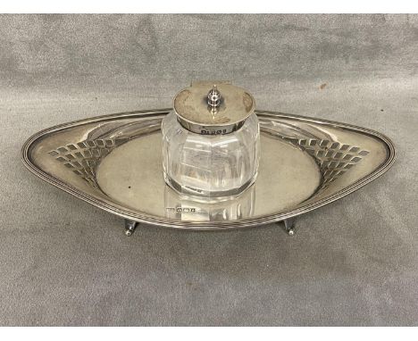 Victorian sterling silver inkwell and stand by Atkin Brothers Sheffield 1857, gross 275g 