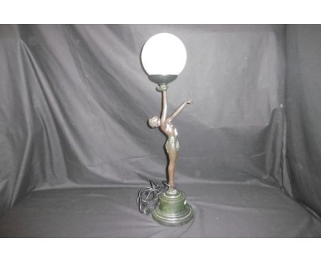 AN ART DECO STYLE FIGURAL TABLE LAMP, SOME DAMAGE