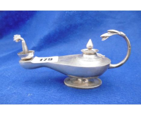 AN EGYPTIAN EARLY 20TH CENTURY (HALL MARKED) SILVER ALADDIN LAMP SMOKERS LIGHTER