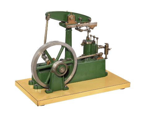 Balancier-Dampfmaschine von Stuart  Stuart Turner Ltd., England. Polierte Stahl-, Gußmetall- und Messingkonstruktion, mit guß