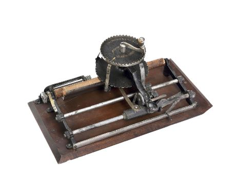 McLoughlin Brothers Typewriter Version 1, ab 1884  Äußerst seltene amerikanische Zeigerschreibmaschine, Typenscheibe mit geke