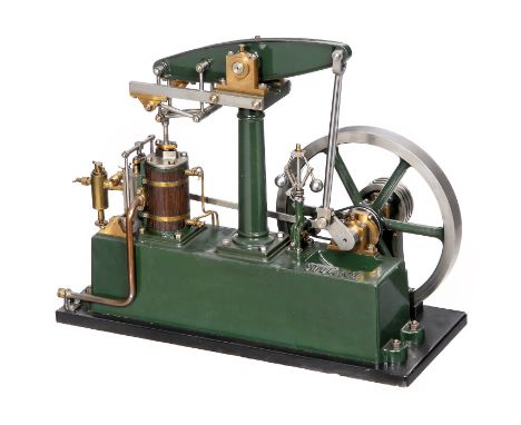Balancier-Dampfmaschine Stuart, um 1980  Stuart Turner Ltd., England. Mit gußeiserner Mittelsäule, obenliegender Laufbalken, 