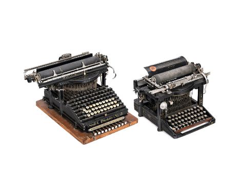 Remington Standard No. 5 und "Smith Premier No. 3"  1) "Remington Standard No. 5", um 1892, Unteranschlagmaschine, Holz-Typen