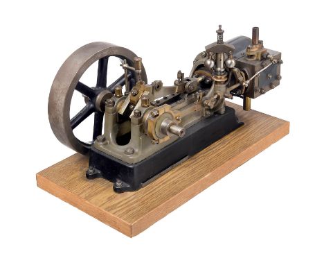 Liegende Kolbendampfmaschine, um 1925  Schweres Präzisionsmodell aus  Stahl, Messing und Gußeisen, doppelt wirkender Zylinder
