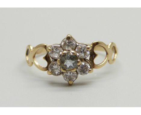 A 9ct gold and CZ cluster ring, 1g, L 