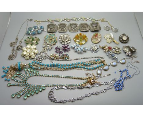 Vintage costume jewellery, including paste set 