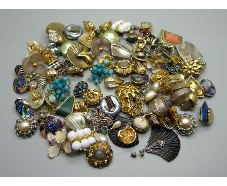 Vintage costume earrings 