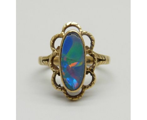 A 14ct gold and black doublet opal ring, 3.3g, M, a/f 