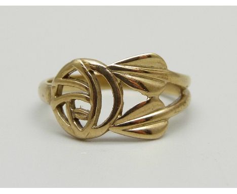 A 9ct gold Carrick jewellery ring in McIntosh style,  2.2g, L 