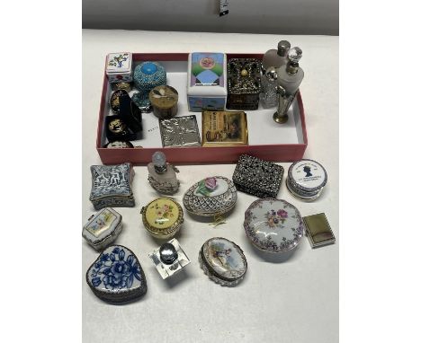 A job lot of assorted trinket boxes &amp; perfume bottles etc.