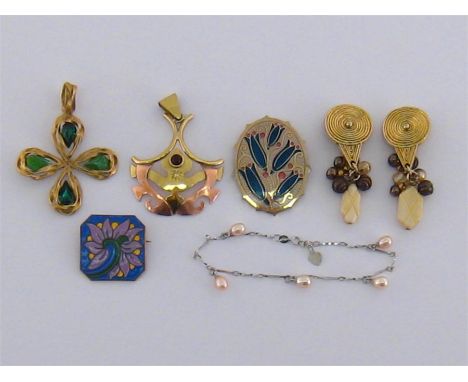 A mixed lot of costume jewellery, including a Guy LaRoche ‘Clover’ pendant’, a Chris Anderson copper and brass pendant, a pai