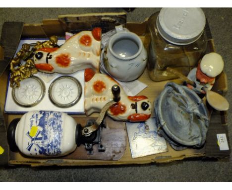 A TRAY OF ASSORTED COLLECTABLES TO INCLUDE STAFFORDSHIRE STYLE SPANIEL FIGURES, WALL MOUNTABLE GRINDER ETC.