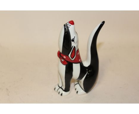 A LORNA BAILEY CERAMIC FIGURE OF A HOWLING DOG