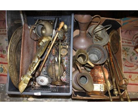 TWO BOXES OF ASSORTED METALWARE TO INCLUDE ANTIQUE BRASS FIRE IRONS AND A HAMMERED FINISH COPPER TRAY