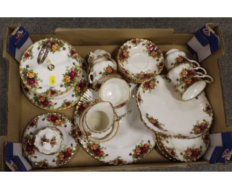 A TRAY OF ROYAL ALBERT OLD COUNTRY ROSES CHINA TO INCLUDE A CAKE STAND, CUPS AND SAUCERS ETC. 