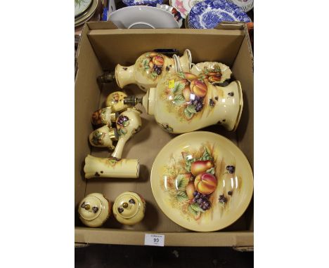 A TRAY OF AYNSLEY ORCHARD GOLD CERAMICS TO INCLUDE TABLE LAMPS, FRUIT BOWL ETC.