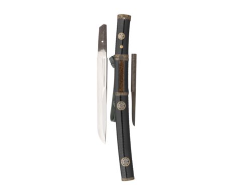 A JAPANESE DAGGER (AIKUCHI TANTO) with single-edged robust blade with straight hamon, formed with a short groove along the ba