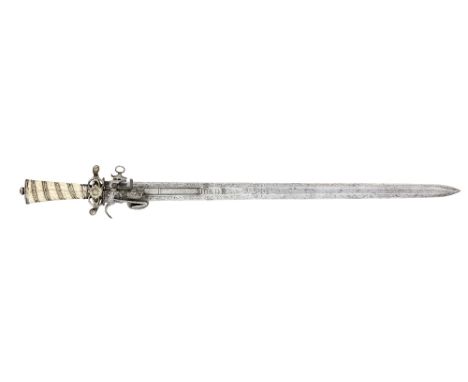 A CONTINENTAL COMBINED HUNTING SWORD AND MIQUELET-LOCK PISTOL, LATE 18TH CENTURY with double-edged blade inscribed 'Me en bai