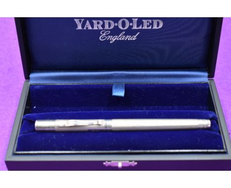 A Yard O Led Viceroy Barley silver barrel fountain pen, in original box, both cap and barrel stamped 925