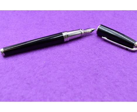 A S J Dupont, Paris James Bond 007 fountain pen in black with silver trim 
