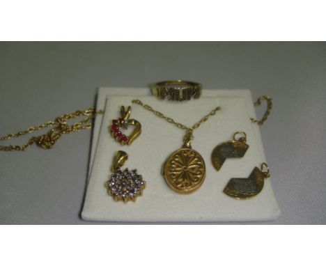 box of assorted 9 ct and other jewellery including 9ct gold locket, 9 ct gold Mum ring, 2 x 9 ct pendants, and love pendant