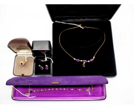 A Selection of 9ct Gold Amethyst and Pearl Jewellery.  To include a 9ct Gold Amethyst and Pearl Pendant Necklace, a 9ct Gold 