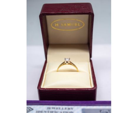 18ct Gold 0.31ct Solitaire Round Brilliant Cut Diamond Forever Ring  The ring consists of one single Diamond that measures 4.