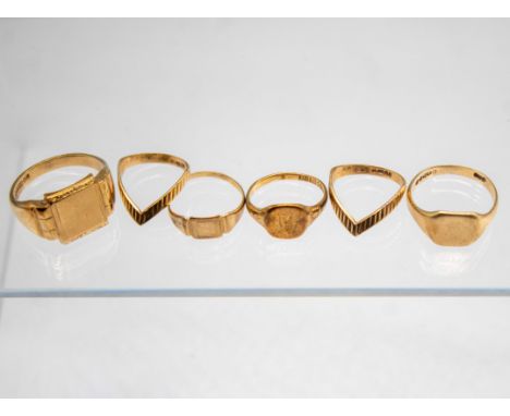 A Selection of Gold Rings.  To include four 9ct Gold Signet Rings and two 9ct Gold Wishbone Rings. There is a Gents 9ct Gold 