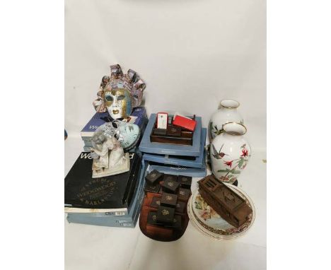 A collection of ceramics to include; Wedgwood calendar plates, Franklin vases, Royal Worcester birds (some AF) etc. Together 