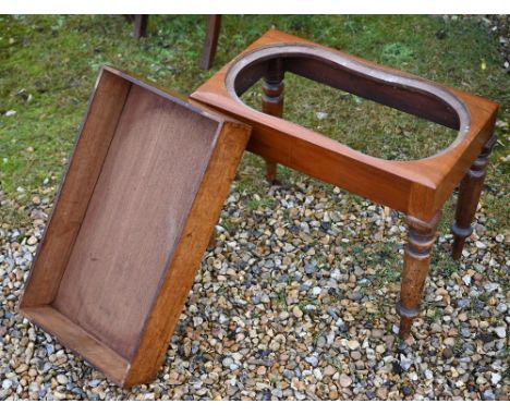 A Victorian mahogany commode box table a/5, 59 x 36 x 48 cm high 