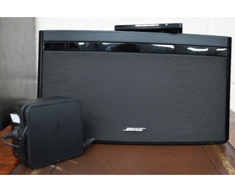 Bose 'Soundlink' bluetooth speaker with remote control 
