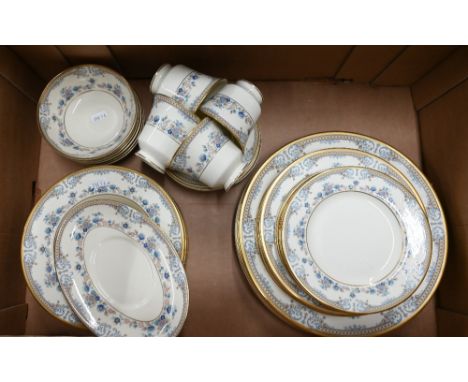 Minton 'Avonlea' dinner/tea service for six (55 pieces including covers) 