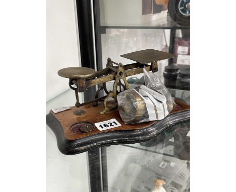 A set of late Victorian letter scales and weights
