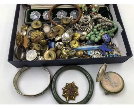 A selection of antique and vintage jewellery and collectables to include bangles, buttons, compacts, military buttons, beads,