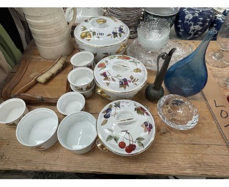 Worcester Evesham Vale wares, glass pudding bowls, an art glass vase, an Arthur Wood jug, a crumb scoop, etc