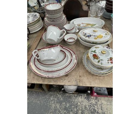 Meakin red and gilt bordered dinner wares together with some Worcester Evesham pattern porcelain