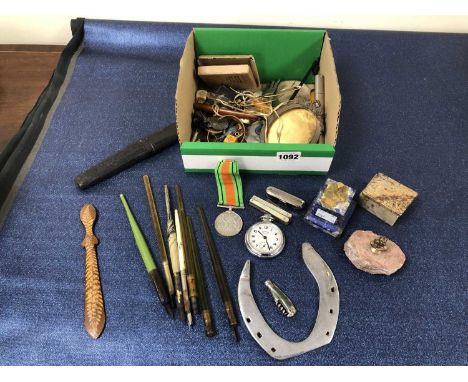 A small collection of antique dip pens, other collectables including gilded portrait frame, WWI medals to 124494. PTE. H.McGi