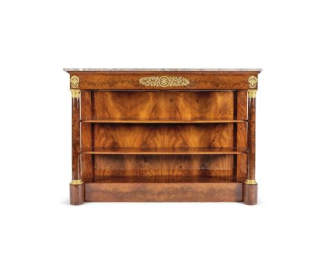 Console en placage d'acajou de la première partie du XIXe siècleA French ormolu-mounted mahogany console table, first half 19