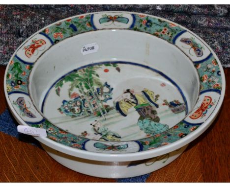 A Chinese porcelain famille vert small basin