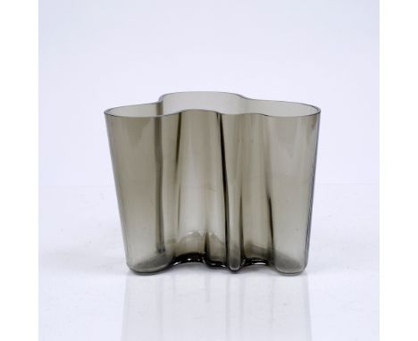 Alvar Aalto (1898-1976) 'Savoy' vase  model number 3030, in clear glass etched signature 16.5cm high, 20cm across.