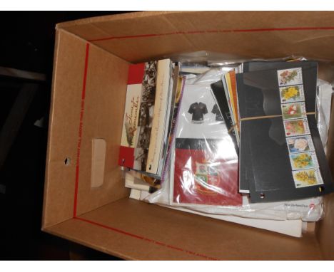 glory box of modern issues from I of Man, New Zealand and others, noted NZ Hobbitt, Harry Potter, 2007 Rugby pack etc.. sort 