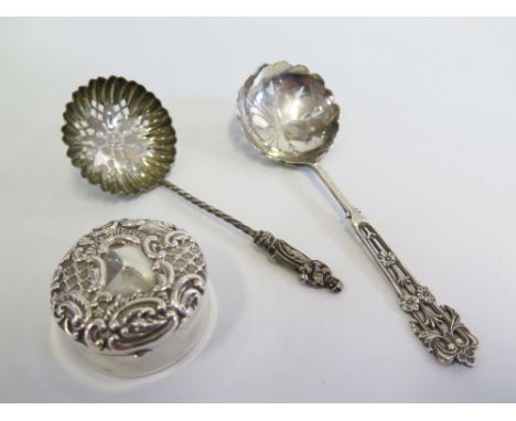 An Edward VII Silver Patch Box, Birmingham 1901, Adie & Lovekin and two sugar sifting spoons