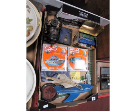 Vintage and Modern Meccano, including boxed design starter kits, model book '2/3/4', a wooden 'Star' yacht, Classic Beetle, m