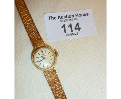 Vintage 9ct gold ladies Omega dress wrist watch and bracelet. Combined weight approx. 17g.