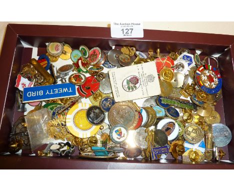 Large quantity of vintage enamel badges and golf ball markers