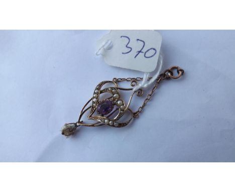 Attractive 9ct. amethist and pearl pendant with drop 2g.  