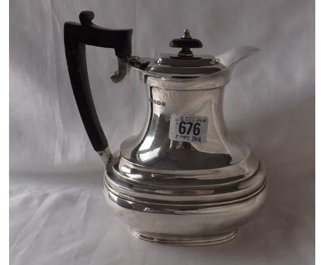 Boat shaped hot water jug 6.5" over handle Sheff  1944 by R &amp; B 650g.       